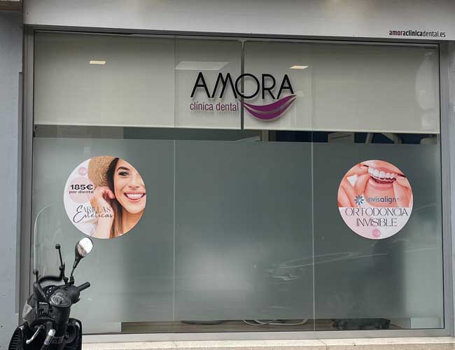 carteles ofertas escaparates en sabadell ortodoncia