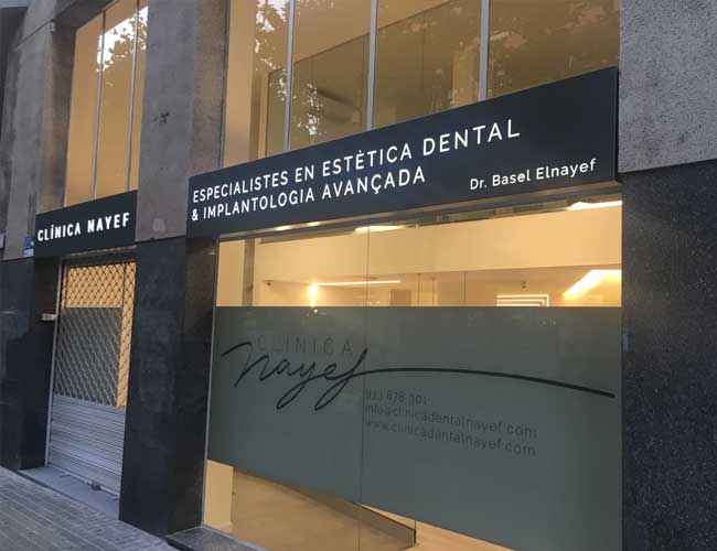 aparadors en una clinica dental retolacio sabadell